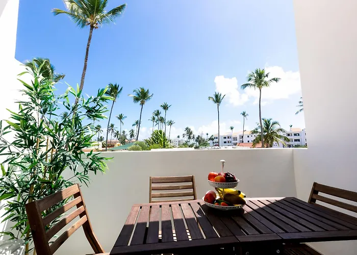Ducassi Suites Rooftop Pool Beach & Spa