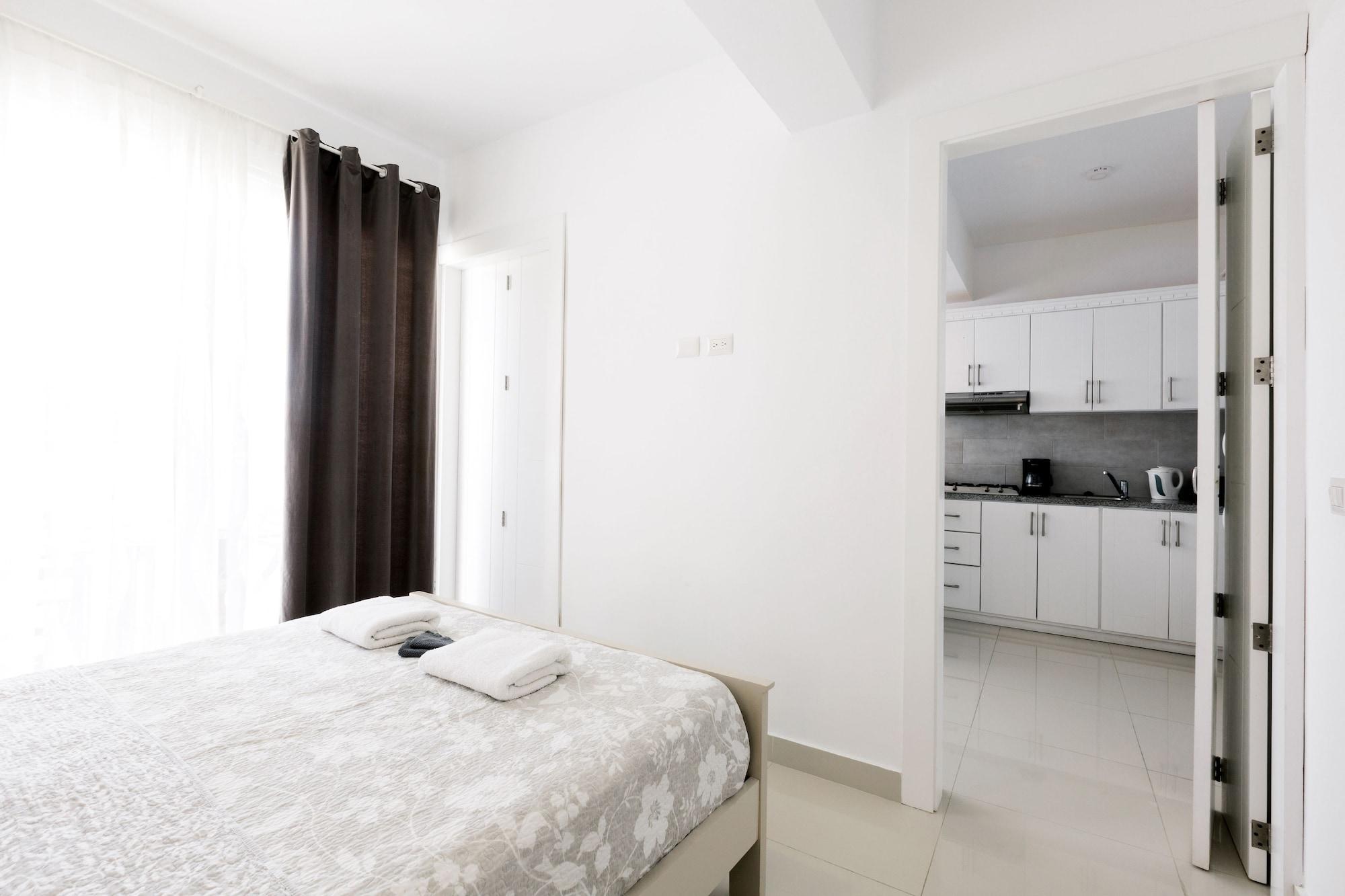Ducassi Rooftop Pool & Hotel 3*