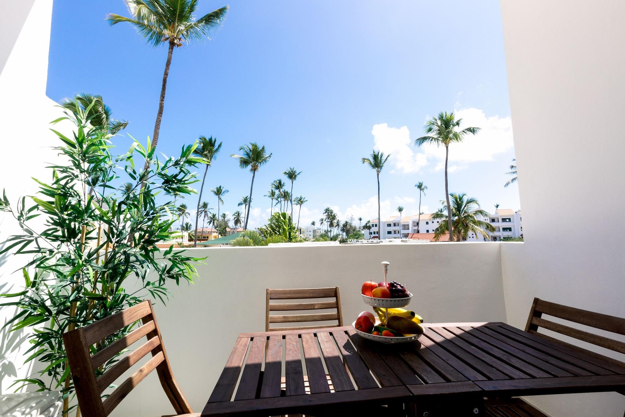Ducassi Rooftop Pool & Hotel
